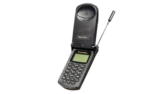 StarTac дебютировал в закрытой конструкции и был самым легким и самым маленьким телефоном на рынке